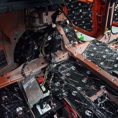 سعر جيد السيارات الفاخرة الحماية الصوتية المادة المختلطة العزل الصوتي للسيارات المخصصة الانترنت