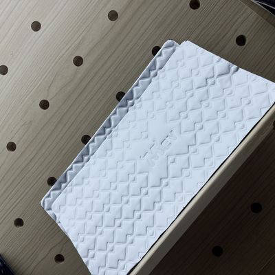 سعر جيد وسادة تقليل اهتزازات السيارات 2.5 مم / رقائق الألومنيوم اللامعة على شكل معين / حصيرة عزل صوت السيارة الانترنت